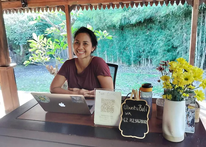 Ubuntu Bali Eco Yoga Retreat - 3* チャングー