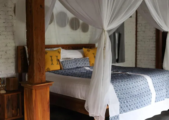 Ubuntu Bali Eco Yoga Retreat - 3* チャングー